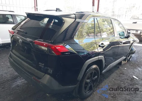 2020 Toyota Rav4 Xle z USA, uszkodzony, nr VIN 2T3P1RFV4LW134867